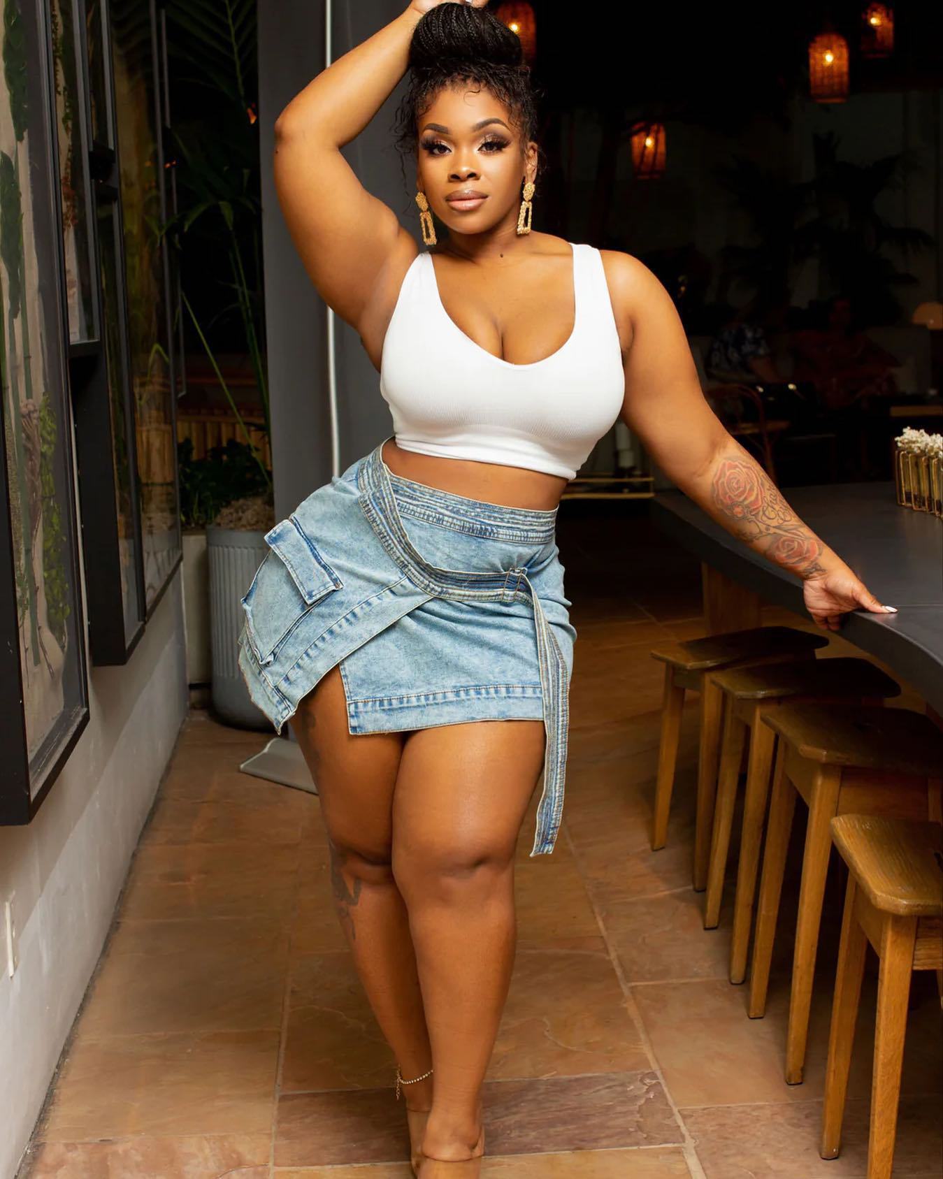 Women's Denim Mini Skirt High Slit Asymmetric With Side Pockets_voghion.com