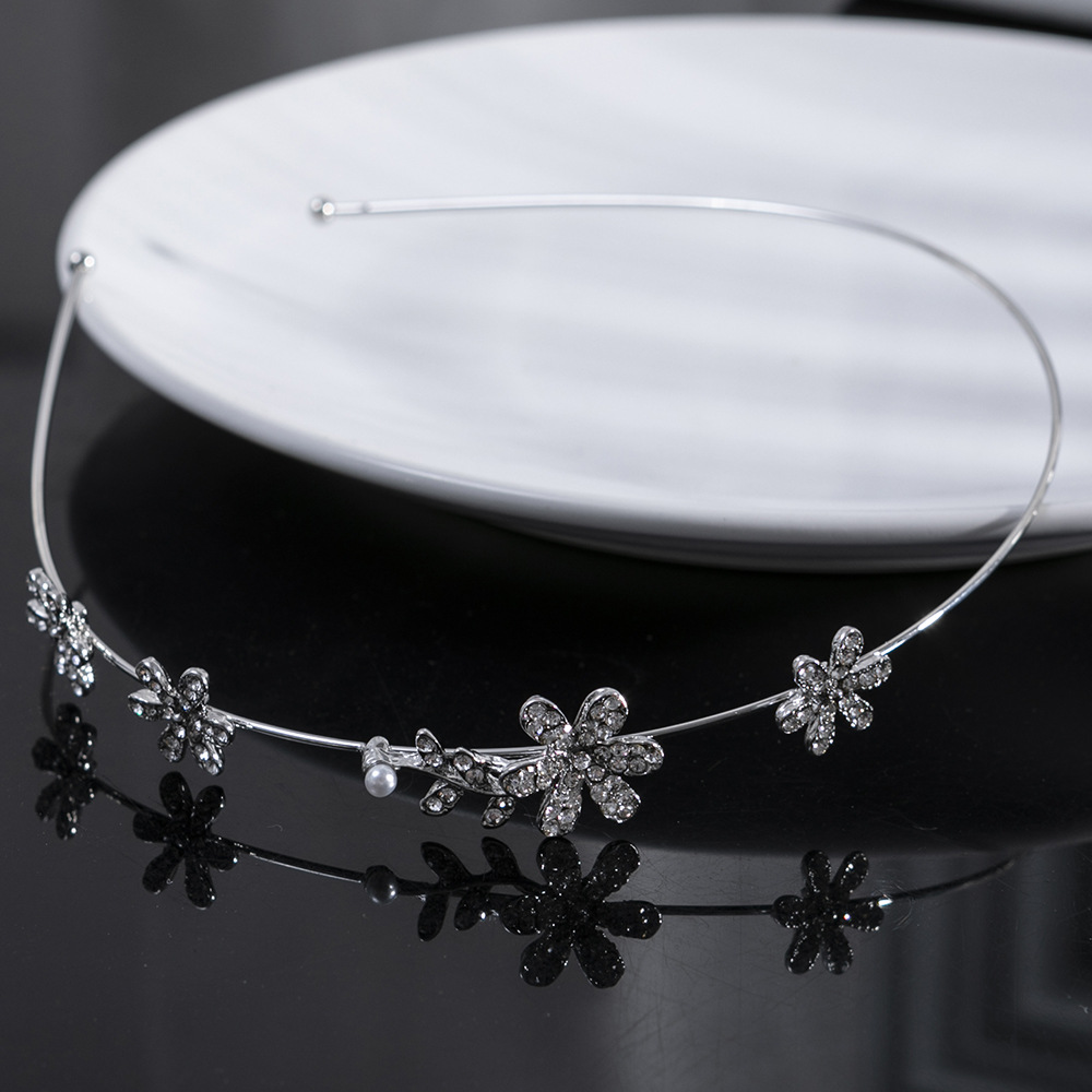 Simple Style Flower Metal Inlay Rhinestones Hair Band 1 Piece display picture 4