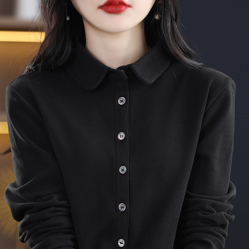 Classic black (de Velvet)