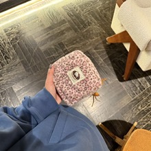 �ﶬ�¿�Kitty���y���y��ë�q�������ռ{����y���ô��������X��