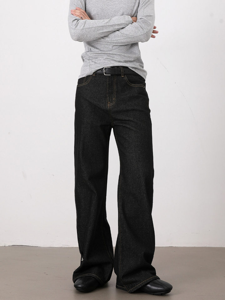 Quần jeans nam ống loe nhẹ denim thô đen, cạp vừa, dáng cơ bản, dài quần — Denim đen