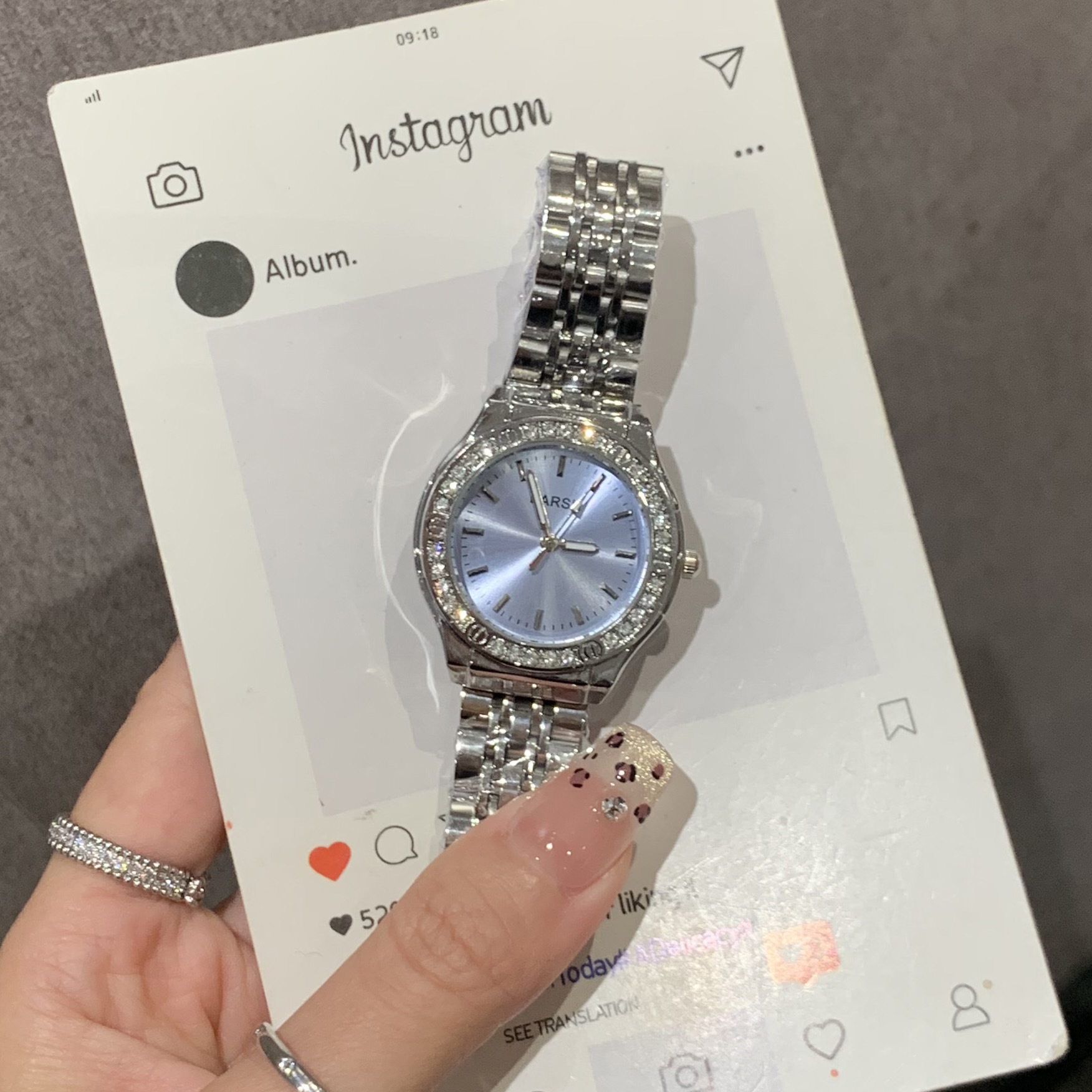 New Minimalist Elegant Lightweight Luxury Fashion Women's Watch with Diamond-Embedded Steel Band High-Grade Appearance Direct Factory Sales Hot-Selling Model