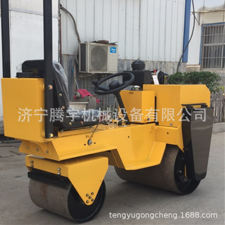 厂家现货轮宽800的双钢轮振动压路机 坐驾式柴油压路机