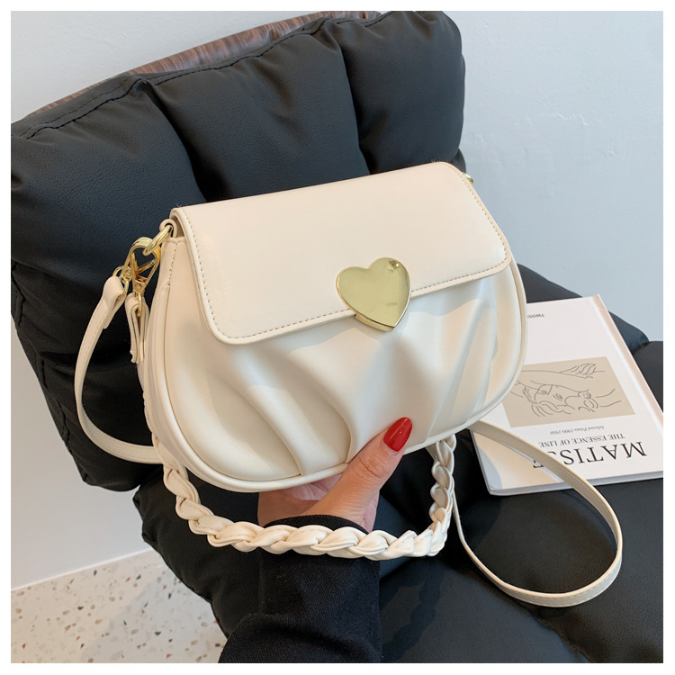 Wholesale Heart Buckle Fold One-shoulder Messenger Small Round Bag Nihaojewelry display picture 59