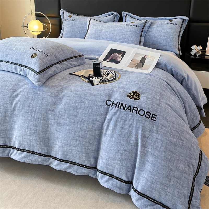 Luz de lujo de alto gramo de leche de lana cama de cuatro piezas tipo A engrosado flange coral de lana sábanas de doble cara cubierta de colcha cálida