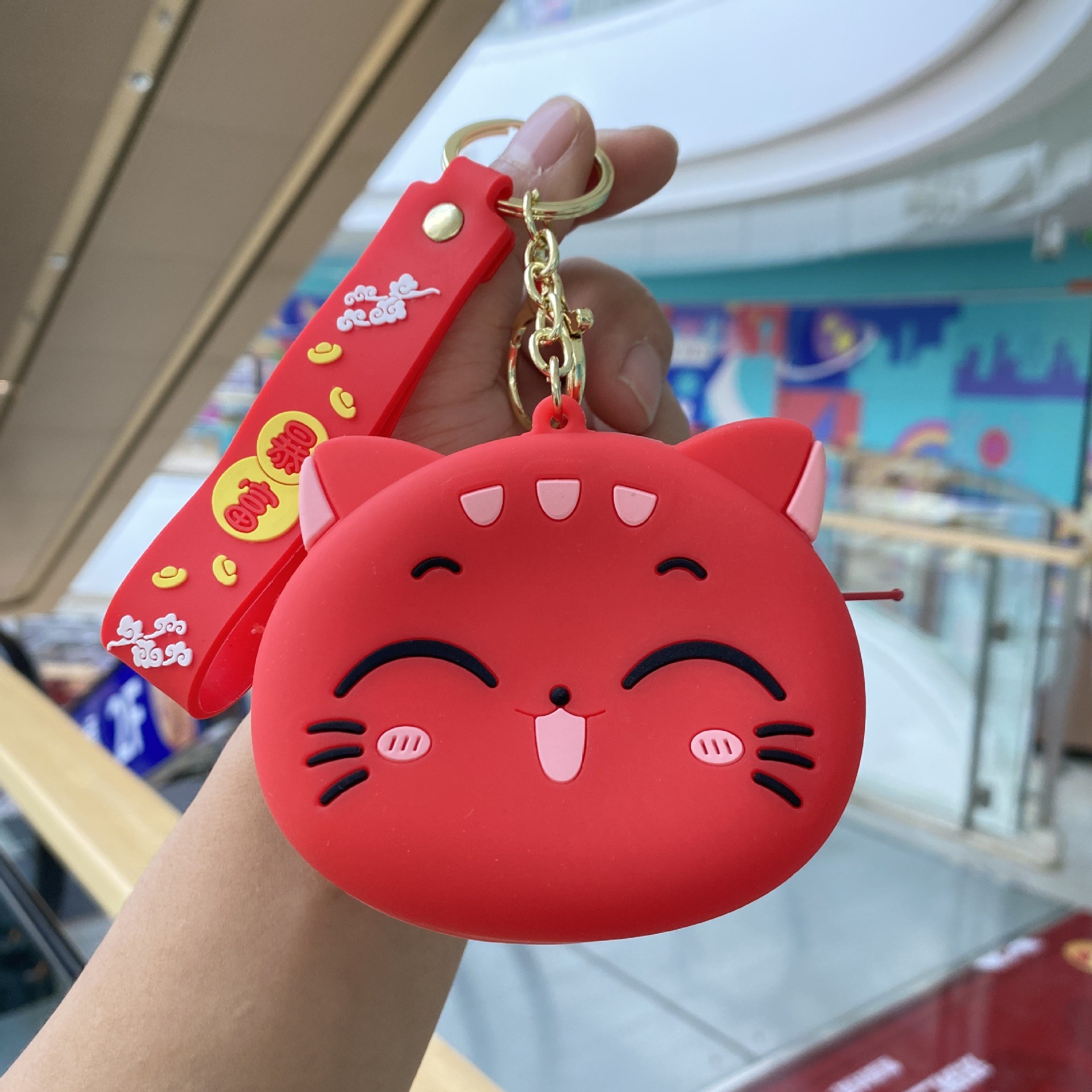 サンリオの小銭入れのキーホルダーが可愛いです。
