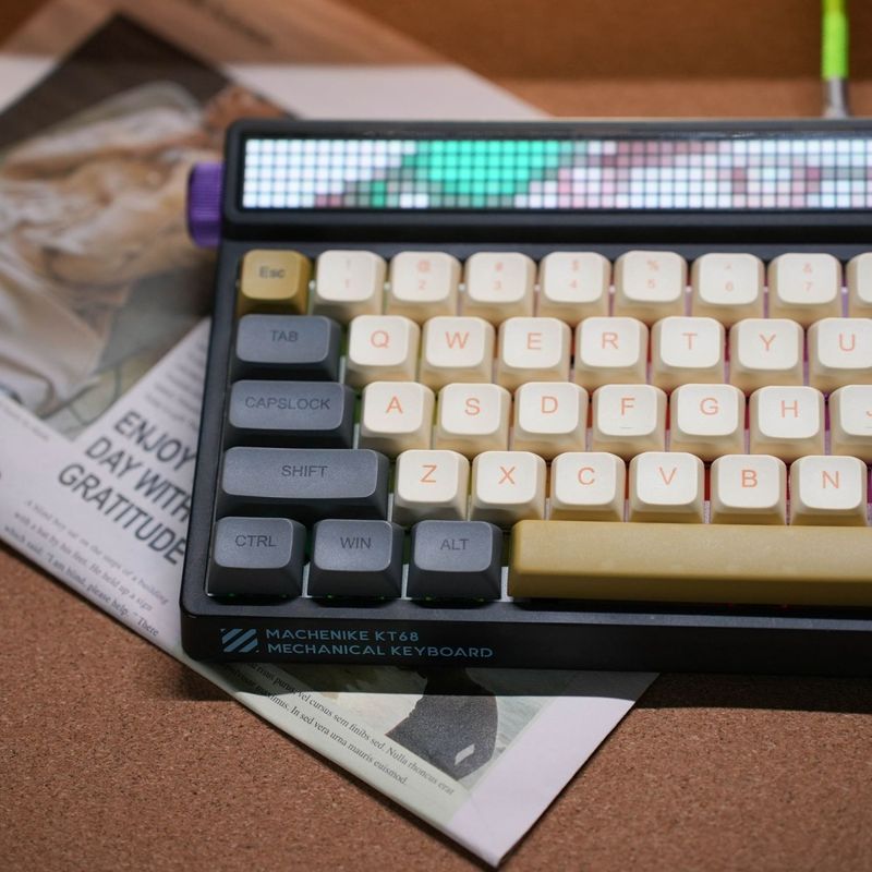 新しいメカニカルキーボードキーキャップ、女の子向けのほのかな光のテーマ、かわいい昇華磁気軸、ユニバーサルカスタマイズされた小さなフルセット|undefined