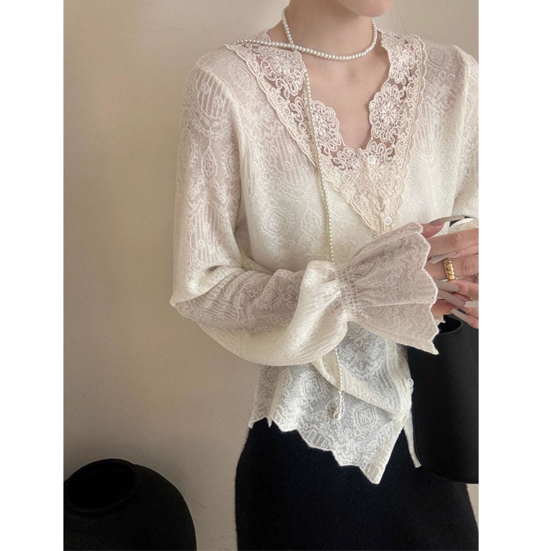 Korean Fashion Elegant V Neck Beige Lace Splicing Wool Inner Layering Shirt 2025 Autum Gentle Style Top