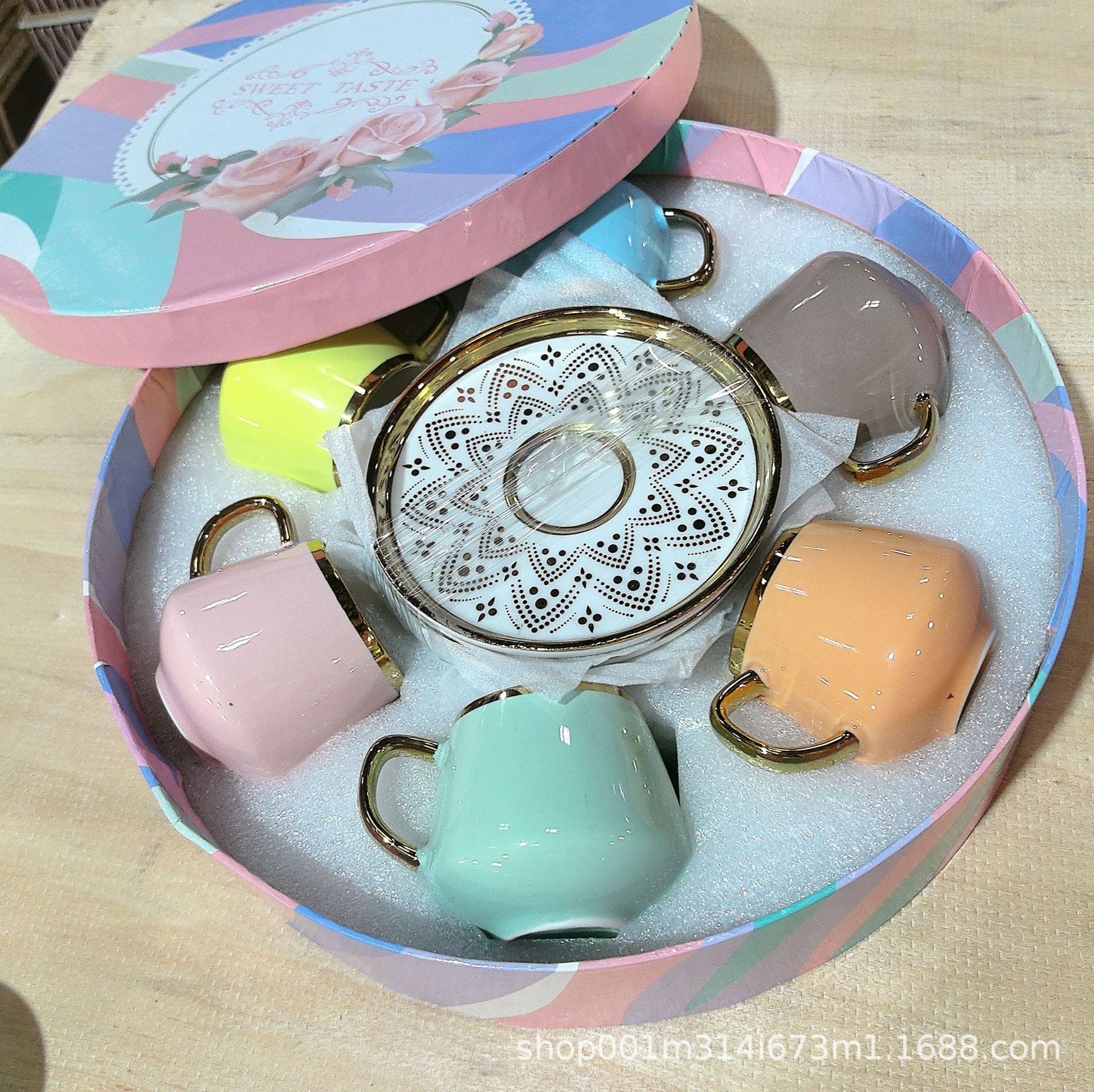 Taza y platillo de café de cerámica vidriada de color creativo 6 tazas 6 platillos Té de la tarde Juego de tamaño caja de regalo Juego de té