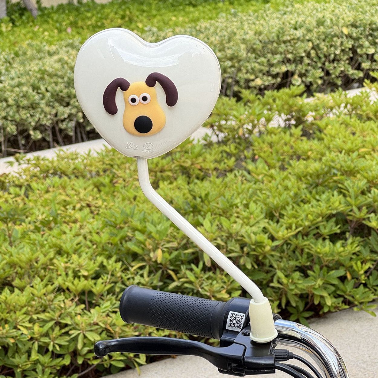 Heart-Shaped Rearview — Aima Other Electric Vehicle Accessories - beige-jangmyeon-dog-heart-shaped-hd-rearview-mirror-pair