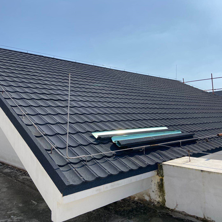 曲靖厂家批发  新型镀铝锌彩色钢瓦  彩砂隔音金属瓦价格