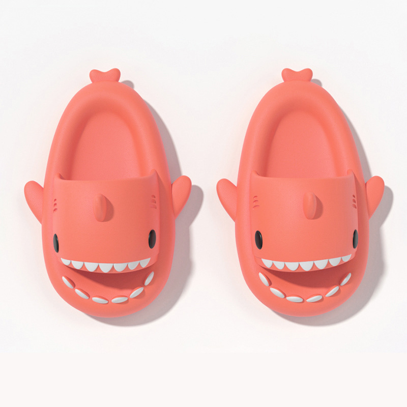 Sandalias para niños de tiburón transfronterizo sandalias niños 2023 de verano nuevos niños EVA Luz de mierda sensación casa zapatillas niñas