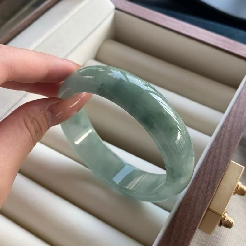 Vòng tay ngọc bích tự nhiên Myanmar cấp 5A, phong thủy dưỡng sinh, đường kính trong 52–64 mm chi tiết 5