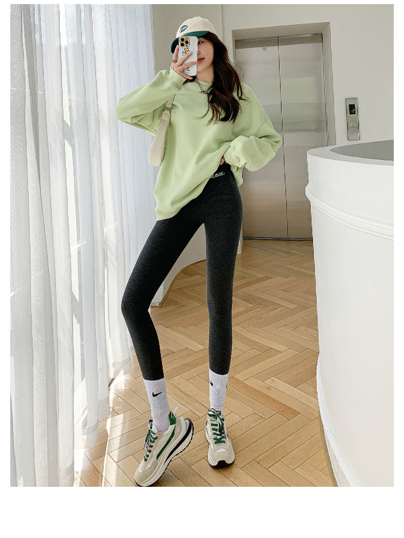 Pantalones de yoga cálidos de otoño e invierno, leggings de algodón acanalado con rayas verticales grises, pantalones de terciopelo nube de cintura alta para mujer, novedad transfronteriza. image 11