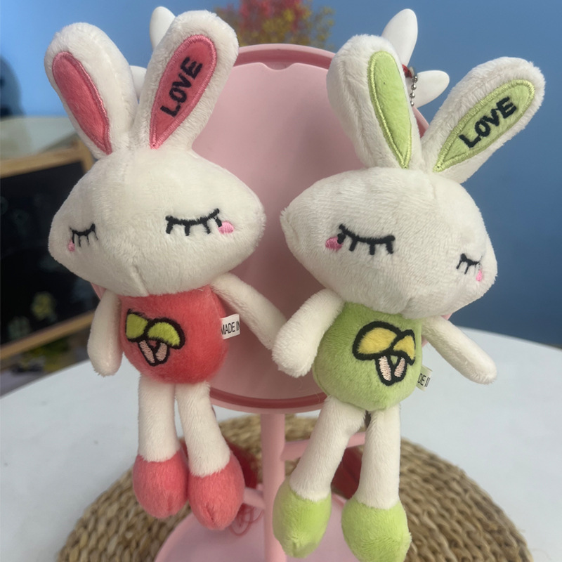 Venta al por mayor de 4 pulgadas colgante de felpa 10cm pequeña muñeca boutique colgante ropa de 3 pulgadas colgando regalo actividad de la empresa