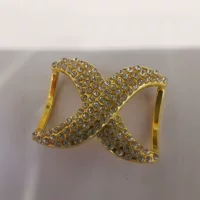Новый трансграничный производитель из Иу, оптовая продажа, корейская версия, украшенная бриллиантами, модный аксессуар в форме восьмерки, универсальный шарф, квадратный шарф, шелковый шарф с пряжкой.