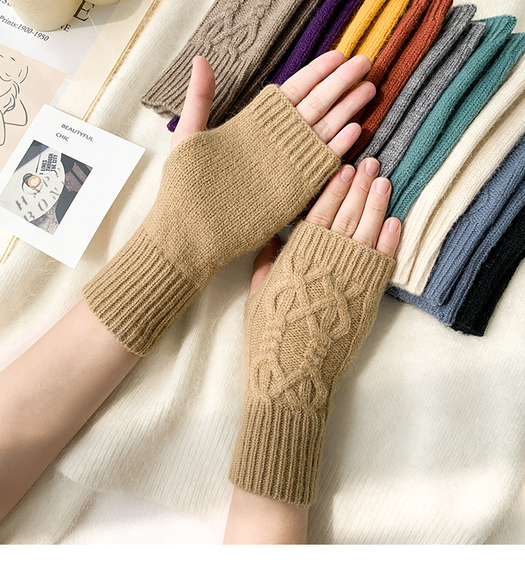 Unisex Sweet Simple Style Solid Color Gloves 1 Pair display picture 3