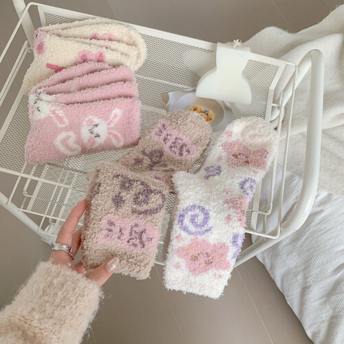 Cartoon Illustration Coral Fleece Socks for Girls Autumn and Winter Mid-Calf Socks Home Warming Sleep Floor Socks Thick Plush Socks