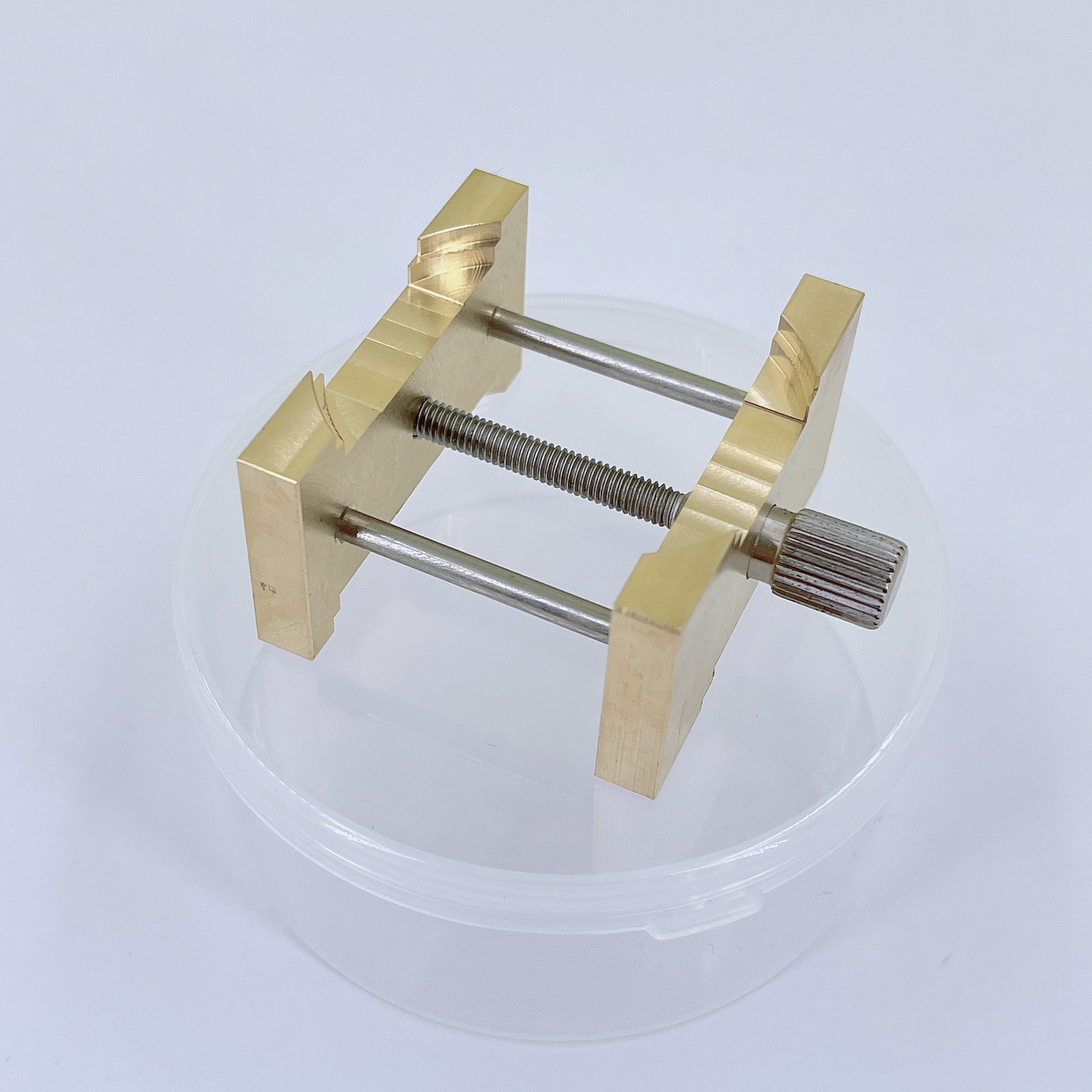 修表工具 加大号纯铜质机芯卡座 手表机芯固定座 铜底座夹45mm内