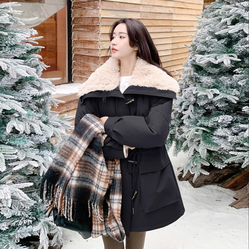 Cordero con collar de corno de buey, ropa de algodón para mujeres, invierno de 2025 nuevo tipo de ropa de algodón gruesa