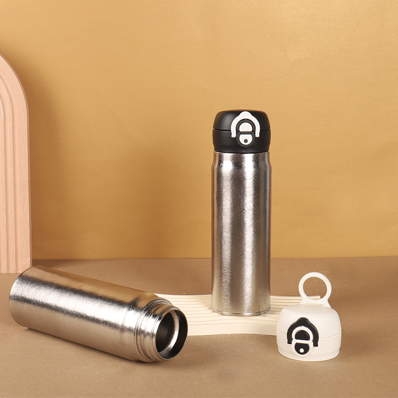 Tapa de aislamiento térmico con tapa de rebote simple de titanio puro, taza de agua portátil para automóvil de sensación avanzada, taza de titanio antibacteriano para exteriores