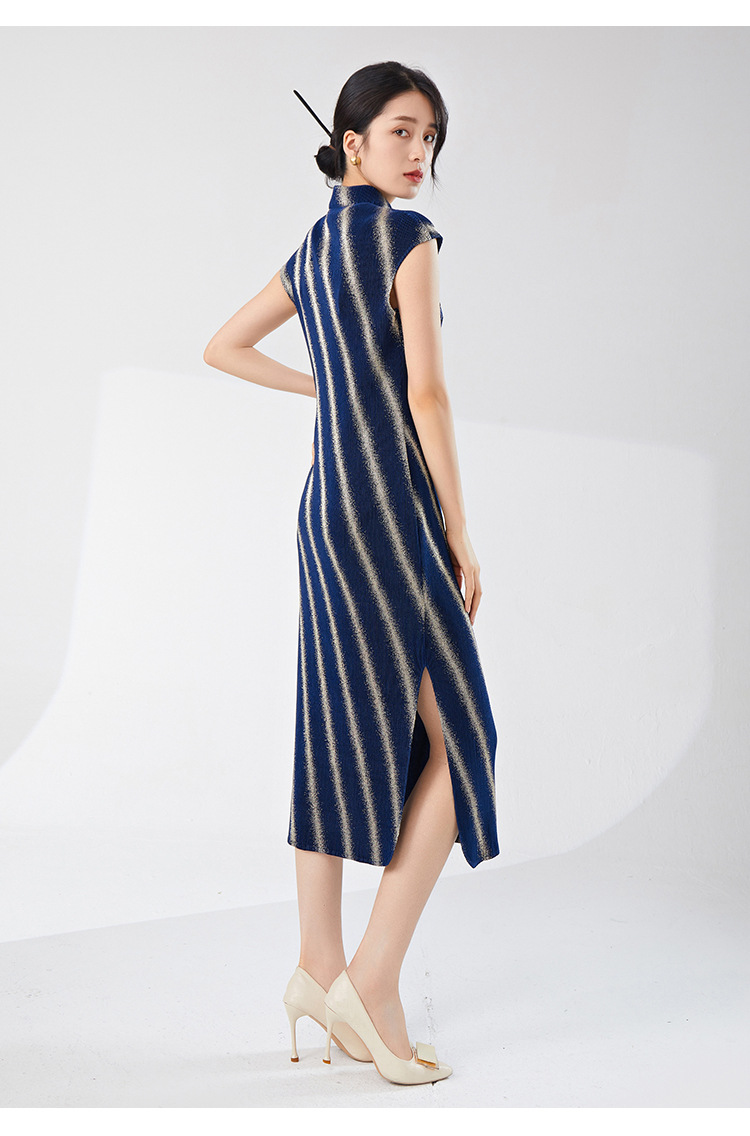 New Chinese-style Improved Version Of Women's Cheongsam Dress, New High-end Striped Elegant Split Dress By Issey Miyake_ecoleips.com