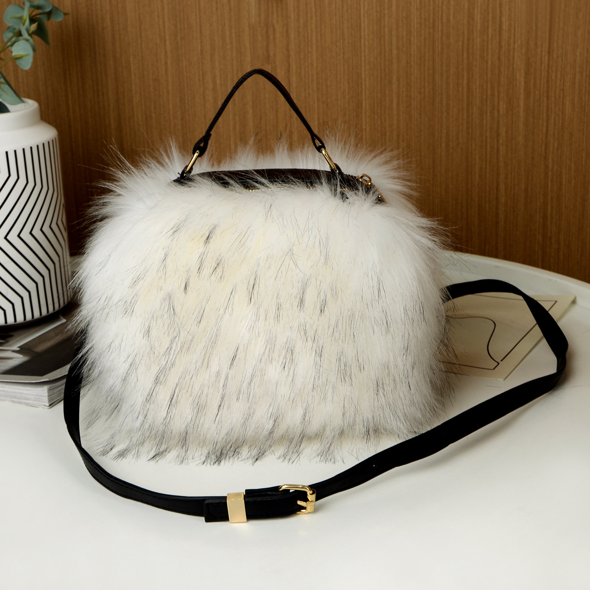 Nuova borsa a tracolla in pelliccia di procione da donna, a forma di cuscino, stile dolce e fresco y2k_voghion.com