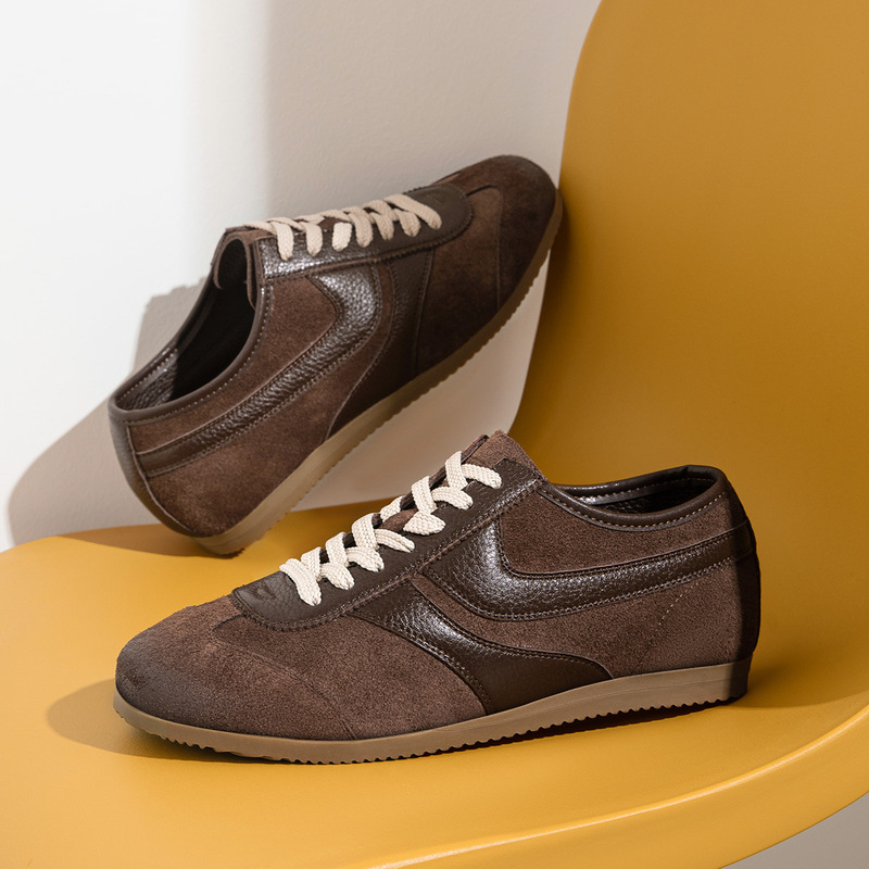 European Vintage-Style Men's Sneakers Made of Top-Layer Cowhide, 2026 Spring New Niche Flat Casual Sports Shoes European Vintage-Style Men's Sneakers Made of Top-Layer Cowhide, 2026 Spring New Niche Flat Casual Sports Shoes