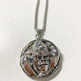 卓萱铸造大猩猩项链挂件 跨境新款属相猴头项链