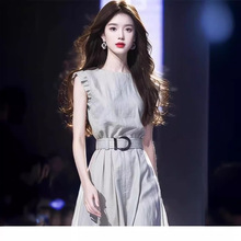 �������еĚ��|�^�����Ư������o���B��ȹ��Ů�ĸ�