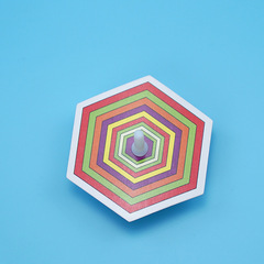 DIY homemade top for kindergarten children, physics-themed STEAM science and technology popular science small craft scientific experiment toy