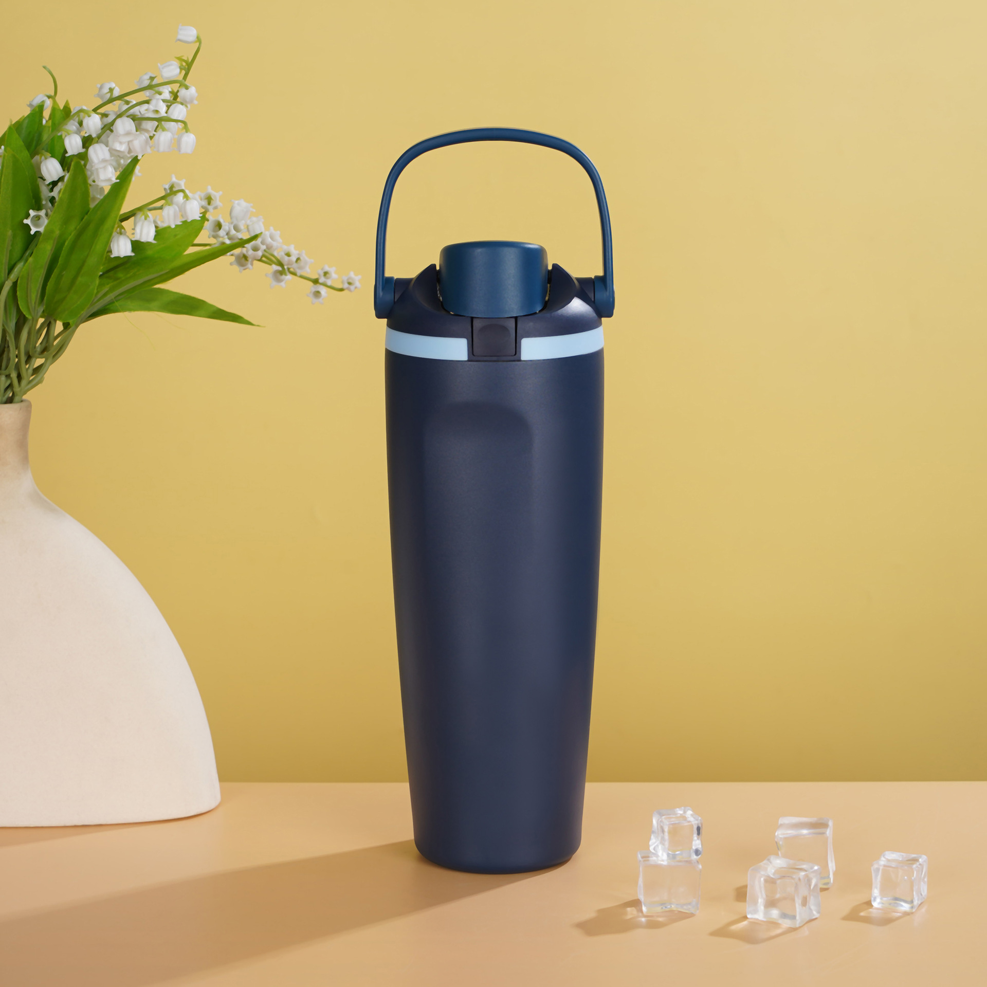 Isolierte Trinkflasche Im Owala Design Mit Tragegriff Und Deckel_voghion.com