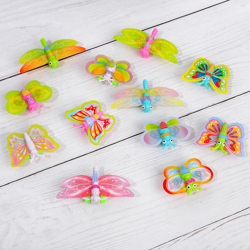 Ensamblado mini libélula mariposa coche truco divertido creativo nuevo exótico jardín de infantes juguetes pequeños para niños transfronterizos