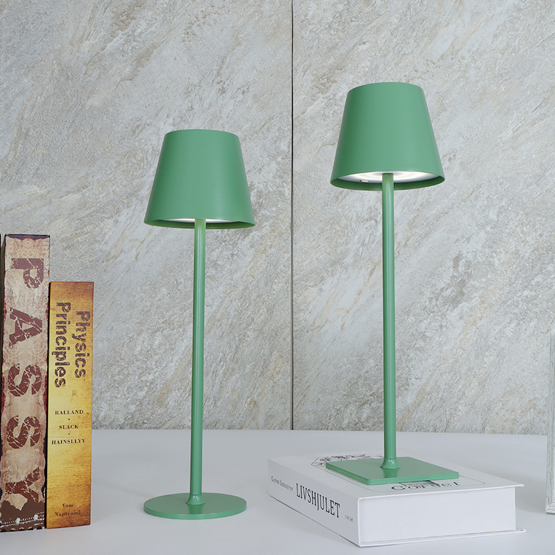 Lámpara de setas de comercio exterior Faro de vino lámpara de mesa de pierna alta decoración vino claro bar atmósfera lámpara de mesa móvil desmontaje lámpara de mesa de metal