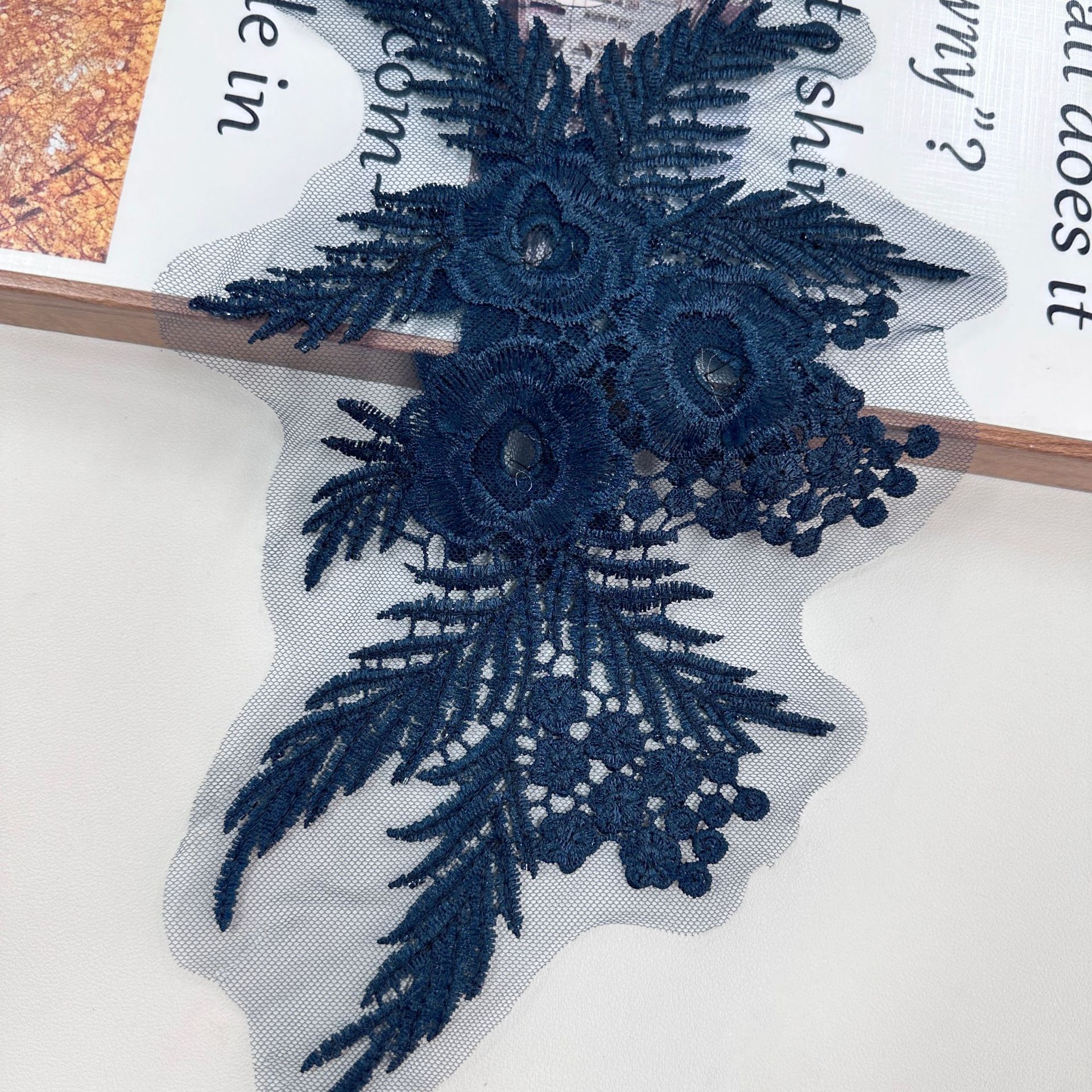 Ventas transfronterizas calientes de ergena bordado pegatinas de tela de perlas DIY vestido de boda decoración decalco accesorios de sastería al por mayor