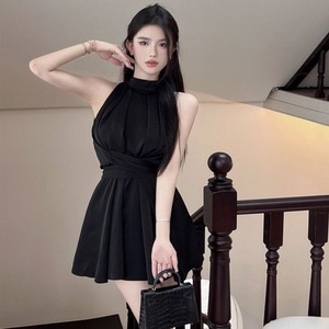 Off the Shoulder Hanging Neck Dress for Women Sexy， Pure Desire， Elegant， and Waist Closing Skirt