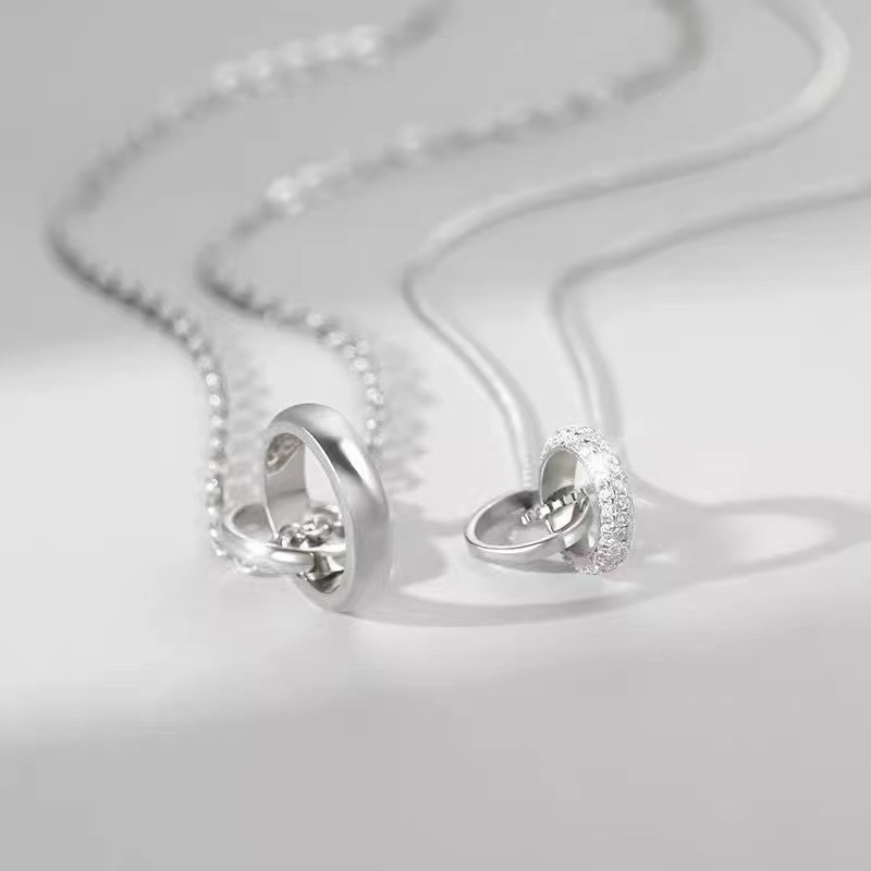 Modern Mobius Pendant Necklace For Men In Stainless Steel_voghion.com