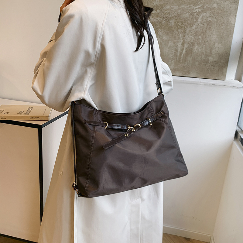 Tote bolso para mujeres otoño y invierno 2024 nueva mochila de gran capacidad mochila de viaje de color contraste mochila