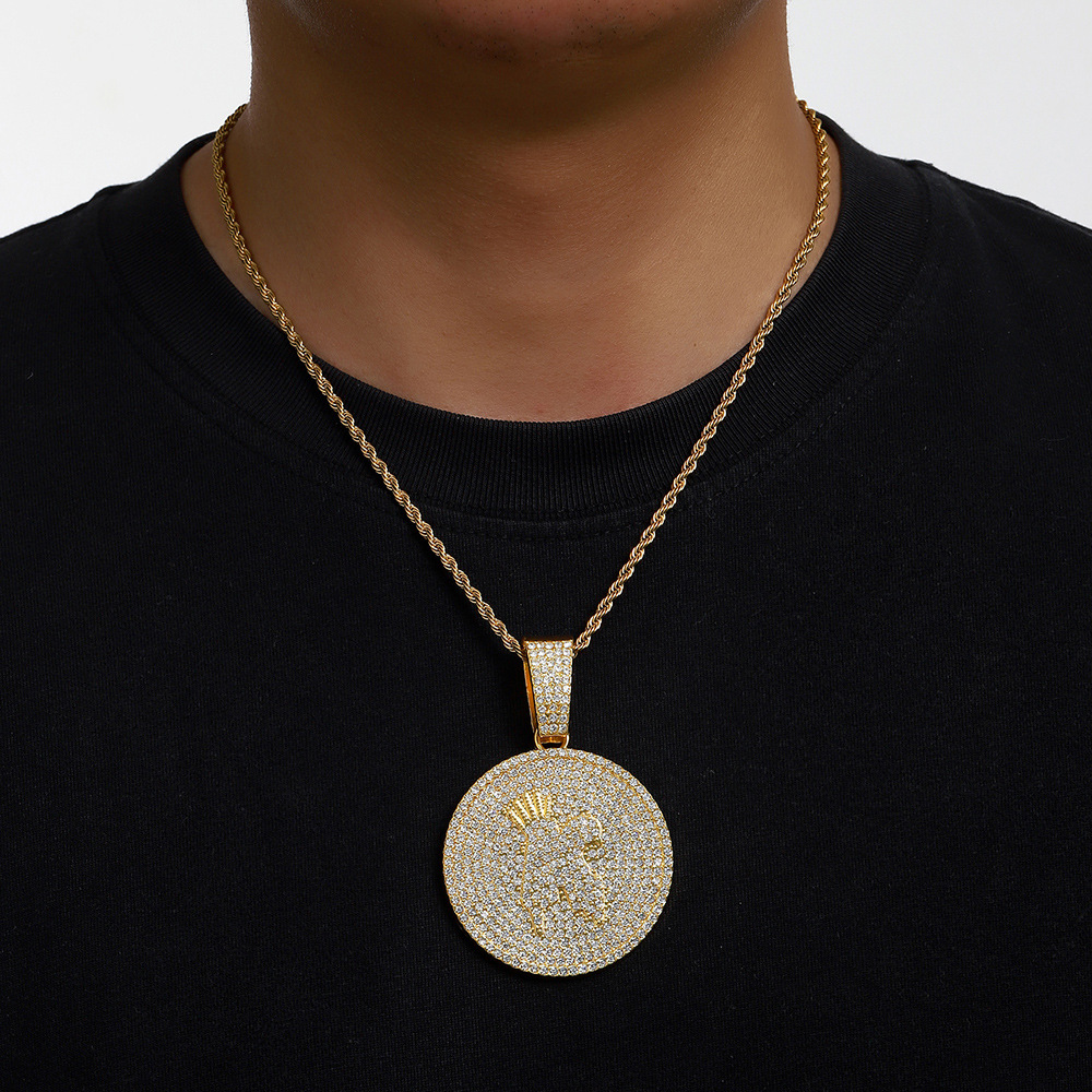 Europa y los Estados Unidos Hip Hop letras de diamantes K collar colgante sol estilo hombre accesorios de colgante de cadena de calle cubana