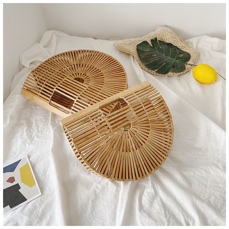 Bolso tejido de bambú hecho a mano de venta caliente transfronteriza, bolso semicircular de mujer de playa de vacaciones, bolso tejido de bambú de alta gama