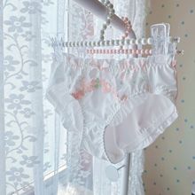 日系小清新立体刺绣牛奶丝荷叶公主学生中腰三角少女可爱女士内裤