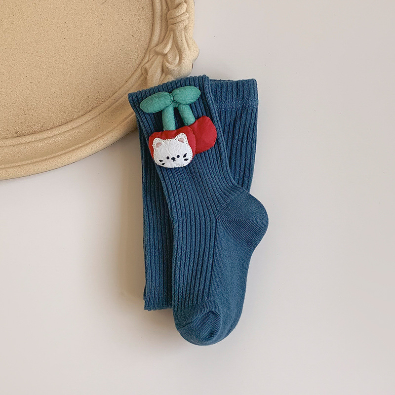Otoño nuevo oso de cereza de dibujos animados calcetines para niños vestidos con calcetines para niños pequeños y medios
