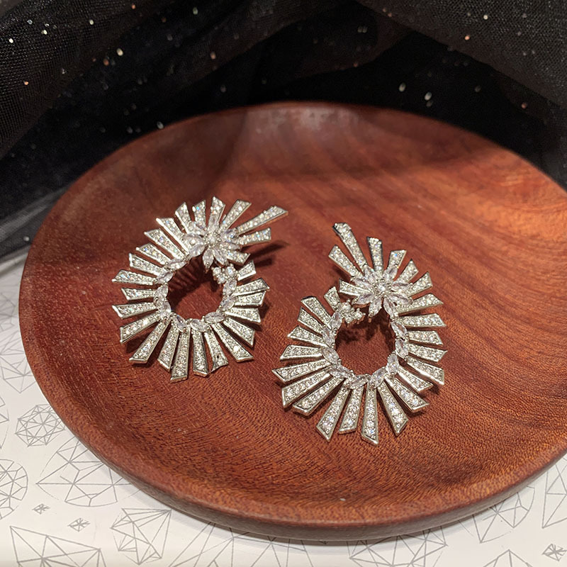 Fashion Geometric Fireworks Flower Oval Inlaid Zircon Copper Earrings display picture 2