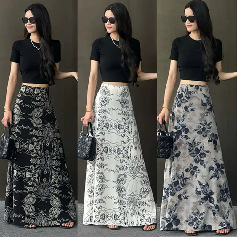 This Year's Popular Beautiful and Beautiful Ink Flower Skirt for Women Summer 2025 New High-Waist Slim Floral Long Skirt