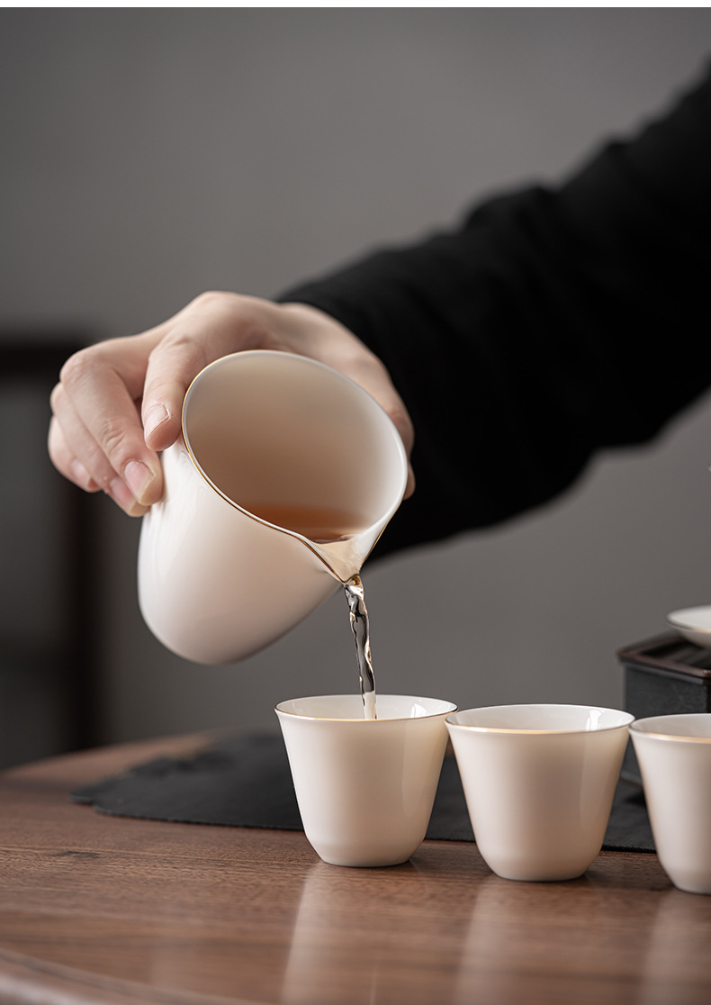 高白瓷公道杯_12