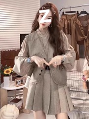 2025秋季新款小香风毛边马甲+衬衫高领+百褶裙+腰带四件套套装女