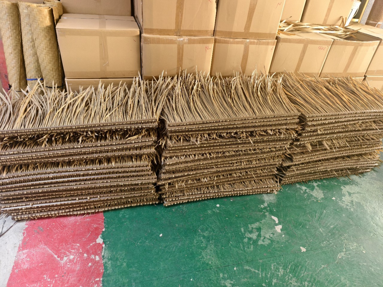 供应天然茅草瓦每片一个平方自然毛草瓦优惠屋顶庭院环保景观