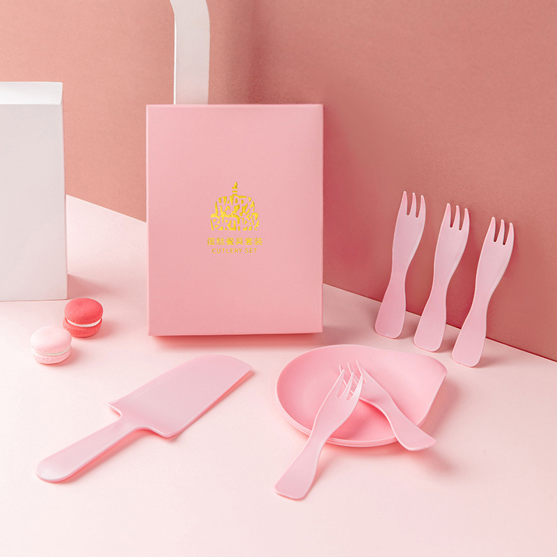 Disposable birthday cake tableware knife and fork plate set wholesale plate fork combination plastic fork dinner plate drip plate ins Disposable birthday cake tableware knife and fork plate set wholesale plate fork combination plastic fork dinner plate drip plate ins
