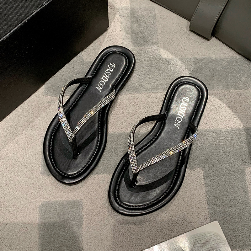 Zapatillas de flip flops para mujeres 2025 verano nuevo estilo de agua talón bajo ropa exterior de moda tamaño 41 - 43 zapatillas