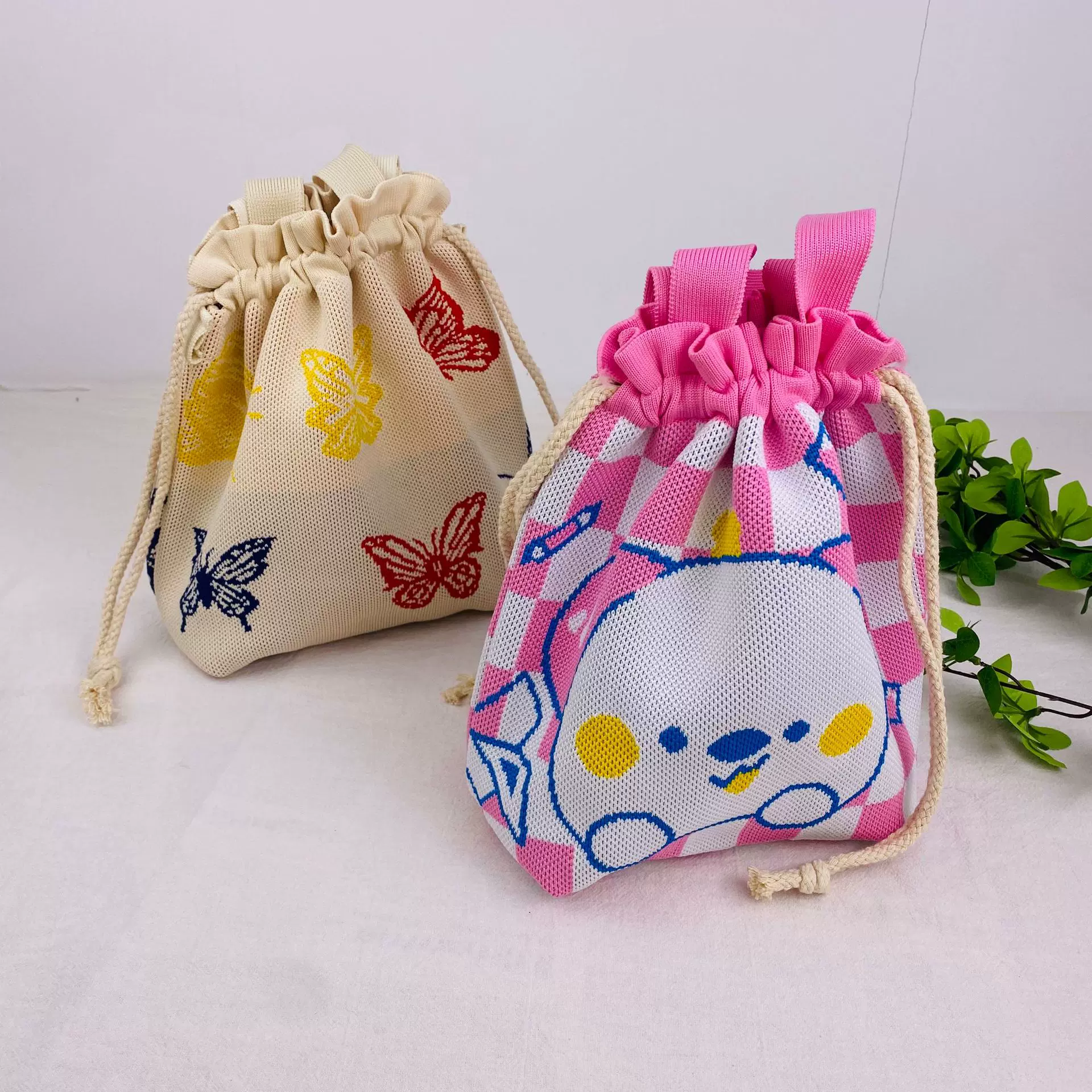 新款针织手提包女卡通可爱手拎包休闲百搭抽绳手提包针织便当包